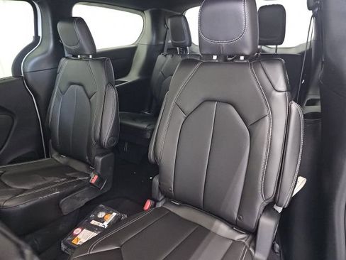 New 2026 Chrysler Voyager LX image 21