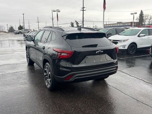 Certified 2025 Chevrolet Trax RS w/ Sunroof Package image 7
