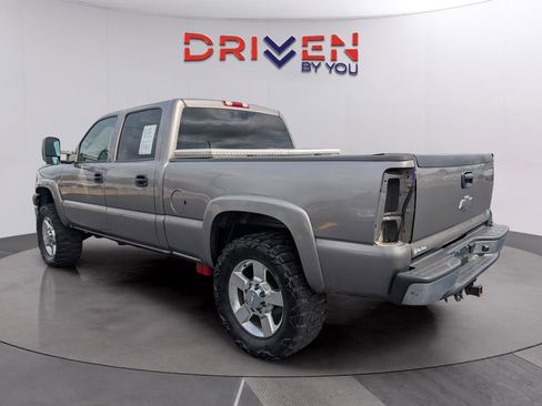 Used 2007 Chevrolet Silverado 2500 LT w/ Heavy-Duty Power Package image 5