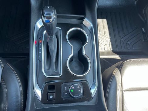 Used 2020 Chevrolet Traverse RS w/ LPO, Floor Liner Package AWD/4WD image 34