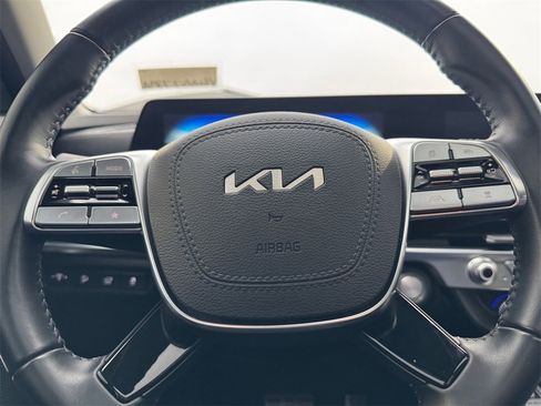 Certified 2024 Kia Telluride SX w/ Towing Package image 18