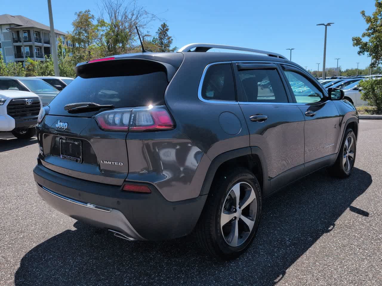 Used 2021 Jeep Cherokee Limited w/ Mopar Interior Package AWD/4WD image 6