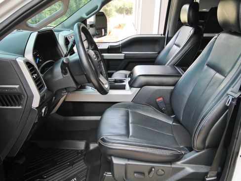 Used 2020 Ford F350 Lariat w/ Lariat Value Package AWD/4WD image 23