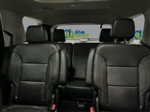 Used 2019 Chevrolet Traverse LT w/ LT Premium Package AWD/4WD image 20
