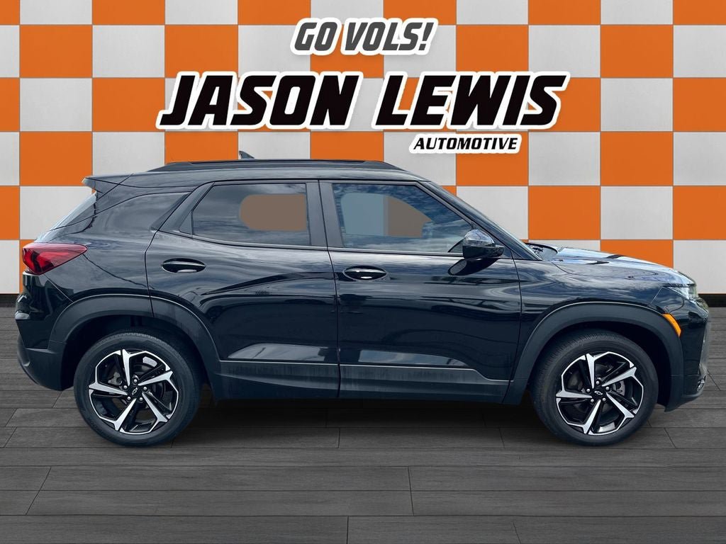 Used 2022 Chevrolet TrailBlazer RS w/ Sun and Liftgate Package FWD image 2