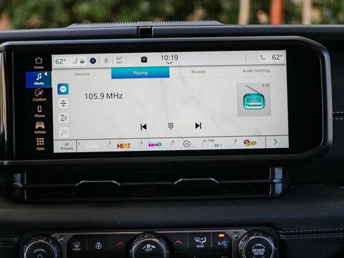 New 2026 Jeep Gladiator Sport image 13