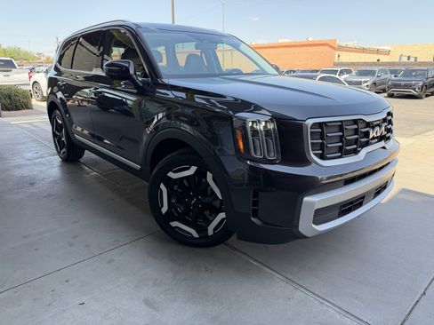 Used 2025 Kia Telluride S FWD image 6