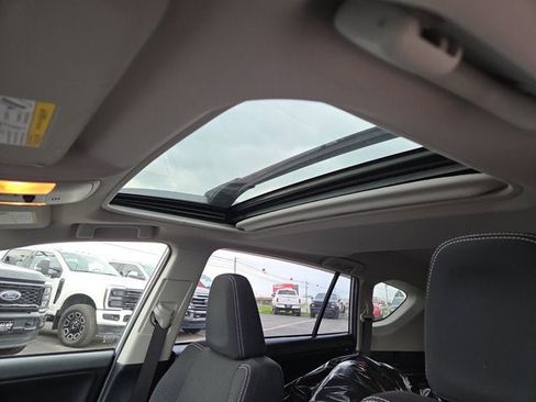 Used 2018 Toyota RAV4 XLE image 9