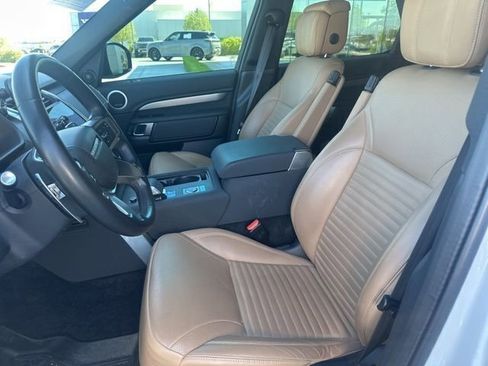 Used 2023 Land Rover Discovery HSE R-Dynamic image 9