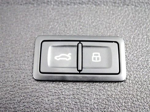 Used 2019 Audi SQ5 Premium Plus w/ Premium Plus Package image 72