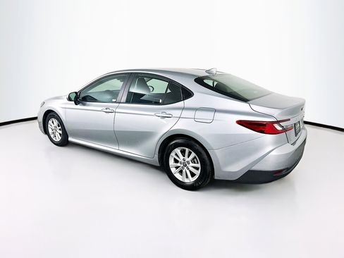 Used 2025 Toyota Camry LE FWD image 5