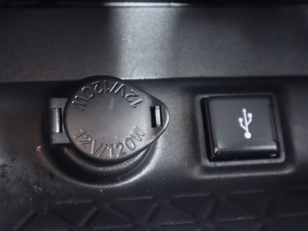 Used 2021 Toyota RAV4 LE FWD image 25