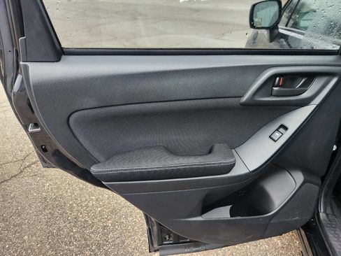 Used 2014 Subaru Forester 2.5i Premium w/ All-Weather Package image 11