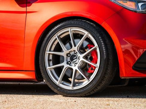 Used 2018 Ford Focus ST w/ Equipment Group 401A image 38