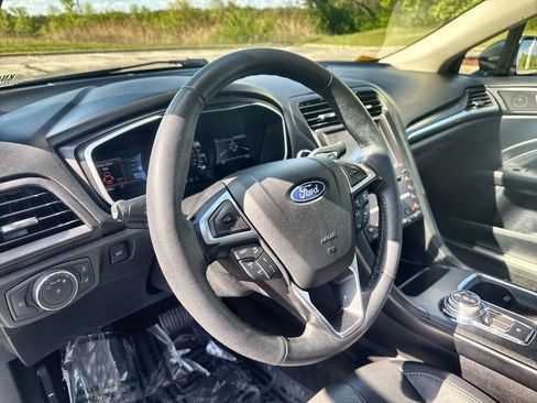 Used 2020 Ford Fusion Titanium AWD/4WD image 21