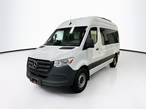 Used 2025 Mercedes-Benz Sprinter 2500 image 3