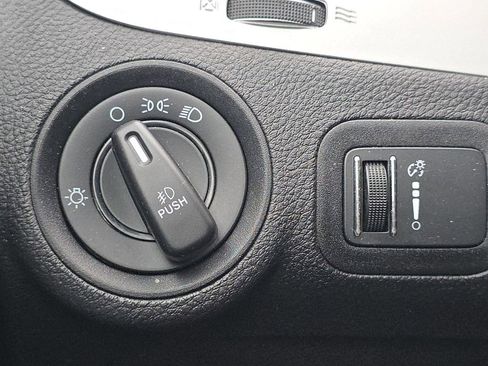 Used 2016 Dodge Journey SXT w/ Comfort/Convenience Group image 26