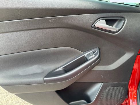 Used 2018 Ford Focus ST image 27