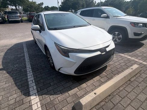 Used 2021 Toyota Corolla LE FWD image 1
