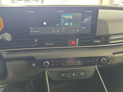 Used 2025 Kia Carnival EX FWD image 15