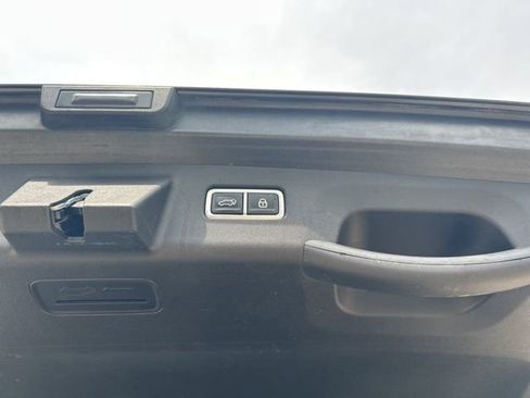 Used 2022 Kia Sorento EX w/ Panoramic Sunroof Package FWD image 13