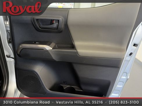 Used 2023 Toyota Tacoma SR5 w/ Technology Package AWD/4WD image 18