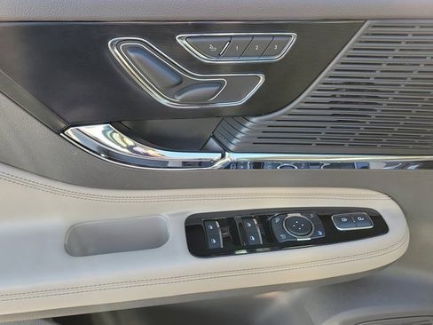 Used 2020 Lincoln Corsair FWD w/ Equipment Group 101A image 22