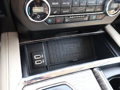 Used 2018 Ford Expedition Max Limited RWD image 38