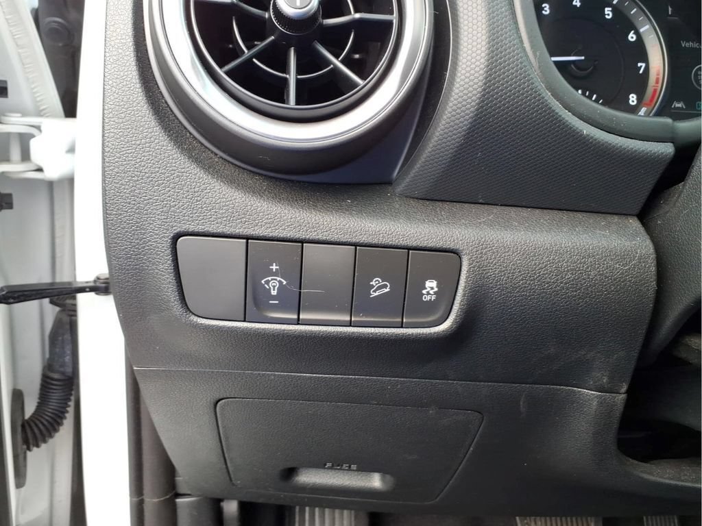 Used 2023 Hyundai Kona SEL w/ Convenience Package AWD/4WD image 21