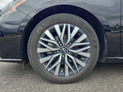 Used 2025 Nissan Altima 2.5 SV FWD image 26