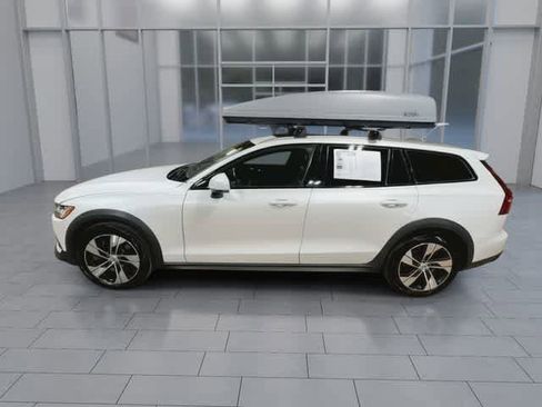Used 2020 Volvo V60 T5 Cross Country w/ Protection Package Premier AWD/4WD image 5