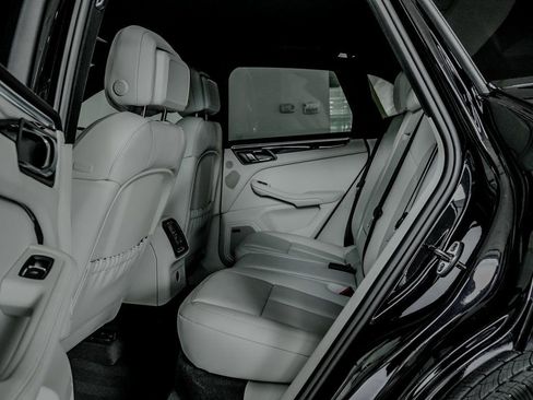 New 2026 Porsche Macan S image 23