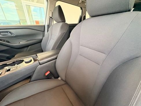 Used 2024 Nissan Rogue S AWD/4WD image 27