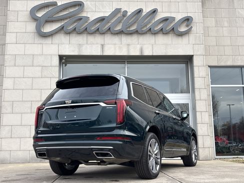 Used 2025 Cadillac XT6 Premium Luxury image 4