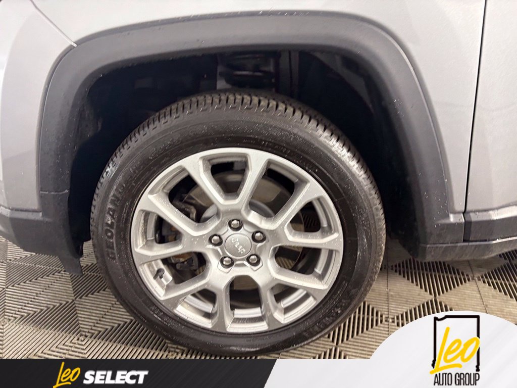 Used 2024 Jeep Compass Latitude AWD/4WD image 22