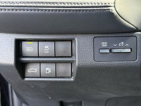 Used 2019 Toyota Avalon XLE w/ Preferred Accessory Package image 41