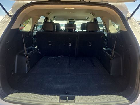 Used 2022 Kia Sorento S FWD image 13