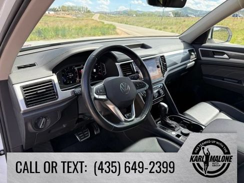 Used 2022 Volkswagen Atlas SEL R-Line AWD/4WD image 16