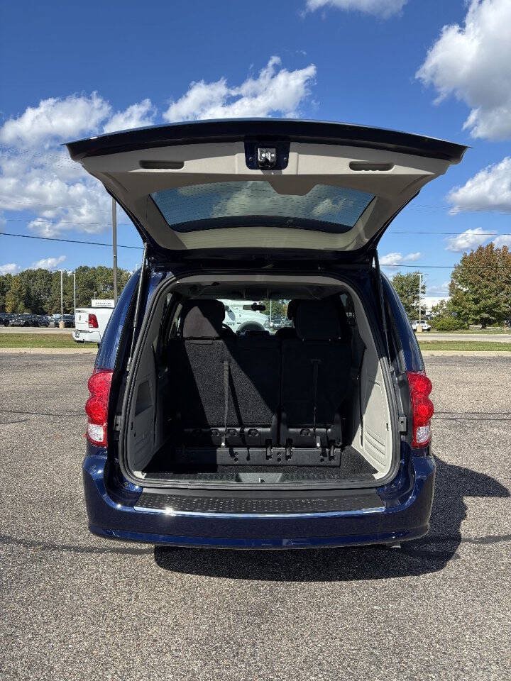 Used 2014 Dodge Grand Caravan SE w/ Quick Order Package 29E SE FWD image 10