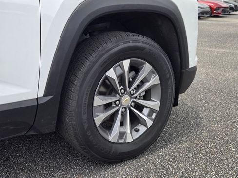Used 2025 Chevrolet Equinox LT FWD image 11