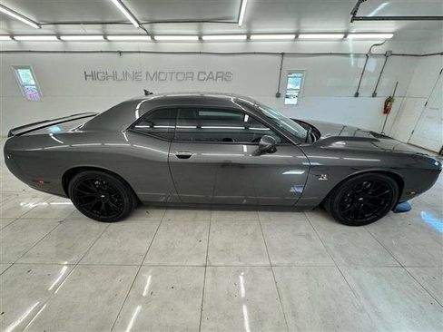 Used 2018 Dodge Challenger R/T Scat Pack w/ Dynamics Package RWD image 4