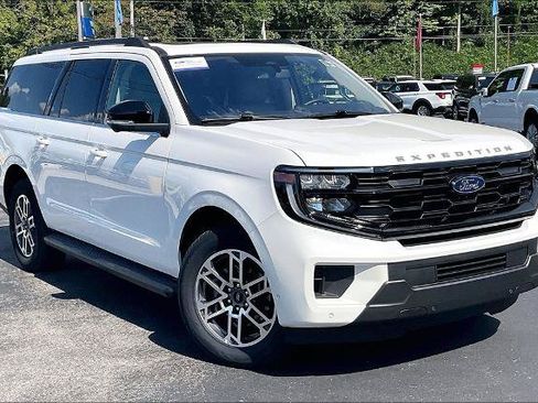 Certified 2025 Ford Expedition Max Active RWD image 2