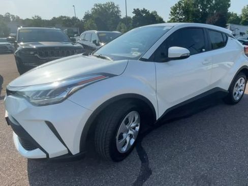 Certified 2020 Toyota C-HR LE FWD image 6