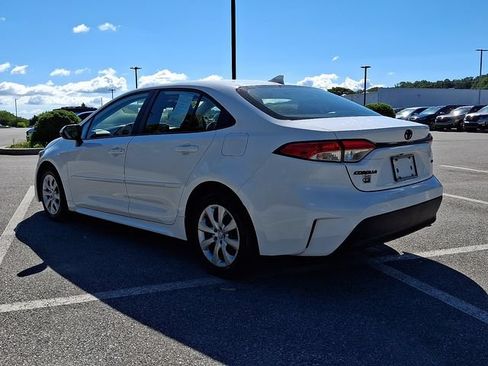 Certified 2025 Toyota Corolla LE FWD image 4
