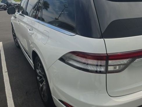 Used 2020 Lincoln Aviator Grand Touring w/ Elements Package Plus AWD/4WD image 4