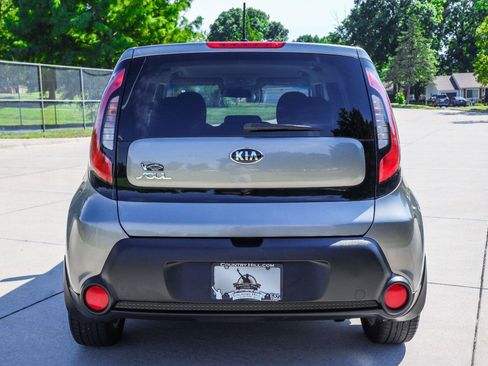 Used 2014 Kia Soul + FWD image 12