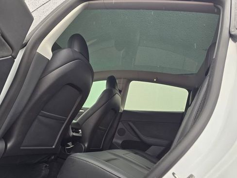 Used 2023 Tesla Model Y Long Range image 32