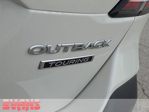 Used 2022 Subaru Outback Touring AWD/4WD image 3