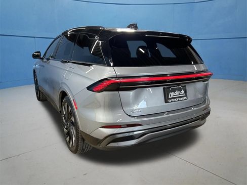 Used 2024 Lincoln Nautilus Reserve w/ Equipment Group 202A AWD/4WD image 7