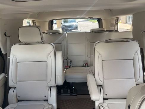 Used 2024 GMC Yukon Denali AWD/4WD image 13